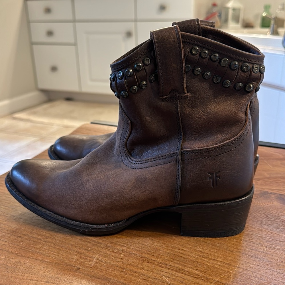 Frye Short Boots, 7.5
